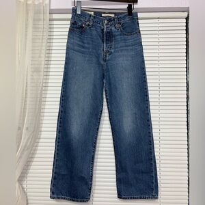 -Levi’s straight ribcage jeans
